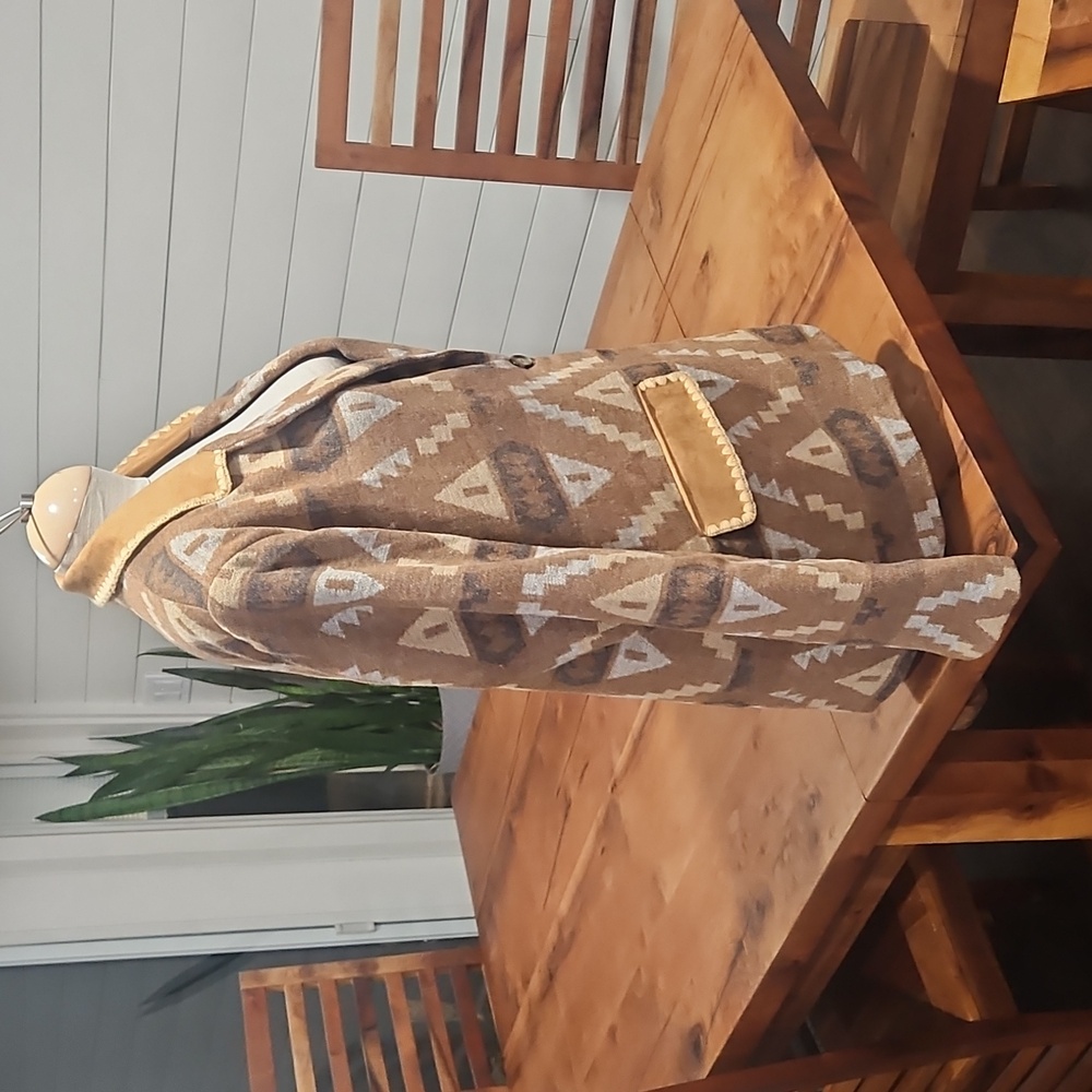 Aztec Patterned Brown and Tan Women's Shacket. "Miss Me" Nwot Sz Xl - Picture 2 of 9